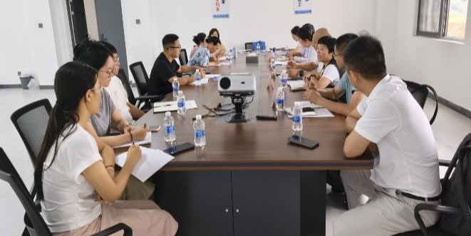 玉溪市中小企业服务中心赴华宁县开展 “一起益企”志愿服务进企业活动
